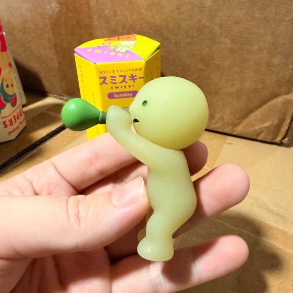 SMISKI Sunday Series - Blowing Bubbles - Picture 4 of 4